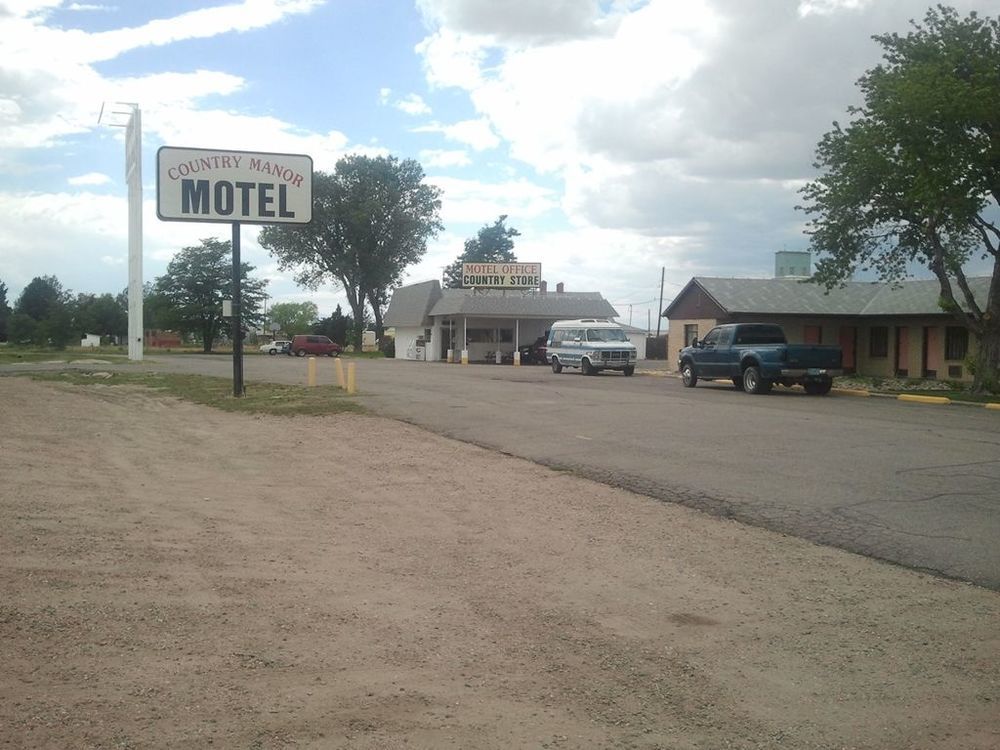 Country Manor Motel Watkins Room photo